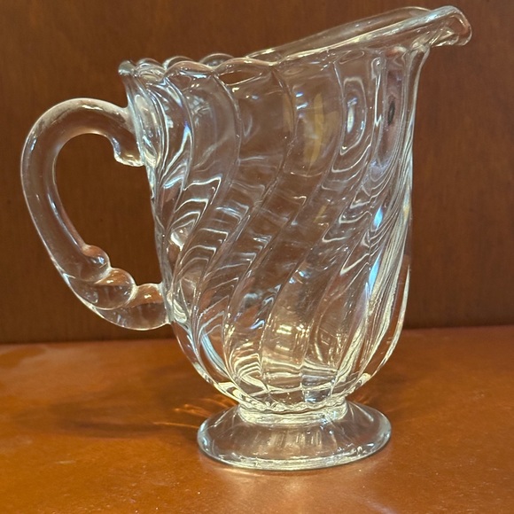 Fostoria Colony swirl pattern clear glass pitcher - Picture 2 of 5